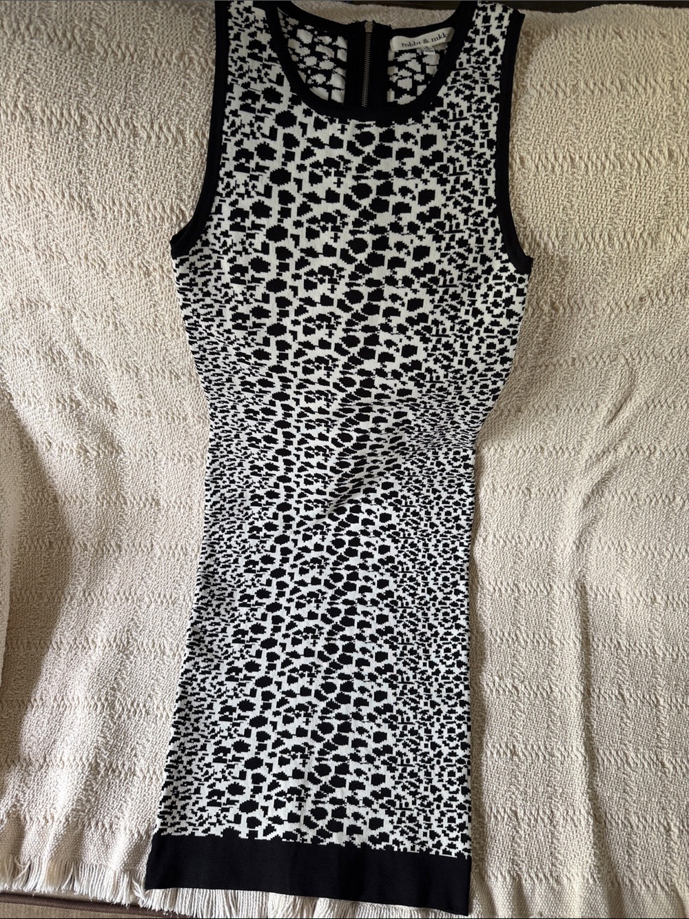 Robbi & Nikki Black and White Sleeveless Midi Bodycon Dress